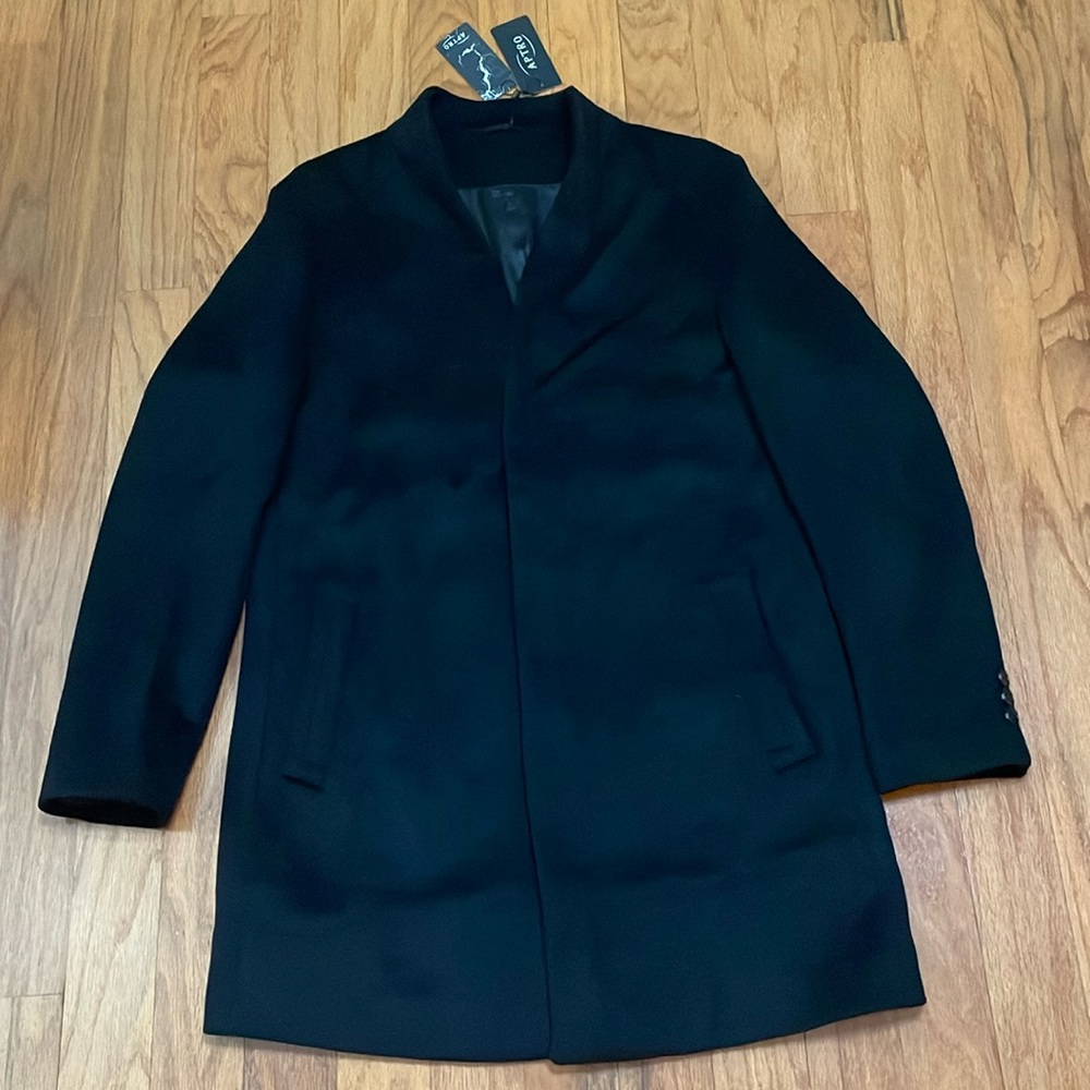 APTRO Men’s NWT Black Wool Coat Size Large Slit Pocket Inside Chest Pocket